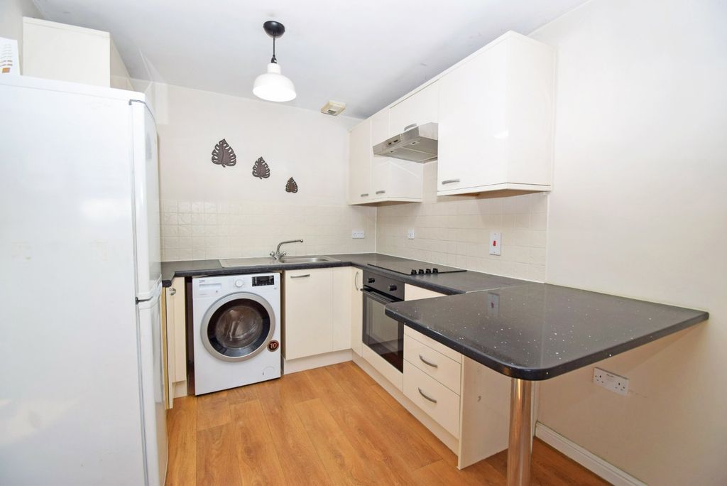 Property photo 3 of 12 Kitchen