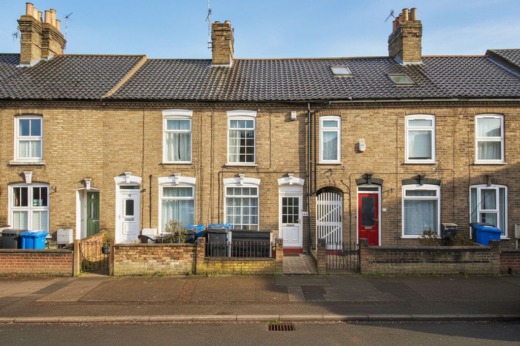 Property photo 1 of 18