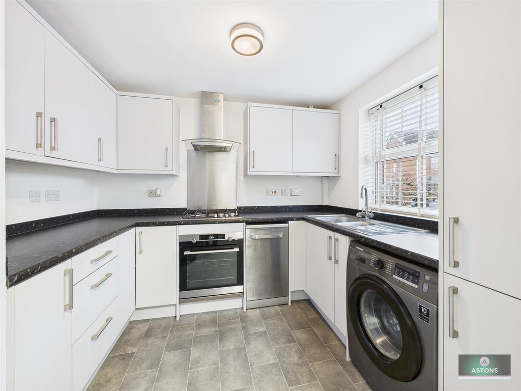 Property photo 3 of 15 Kitchen