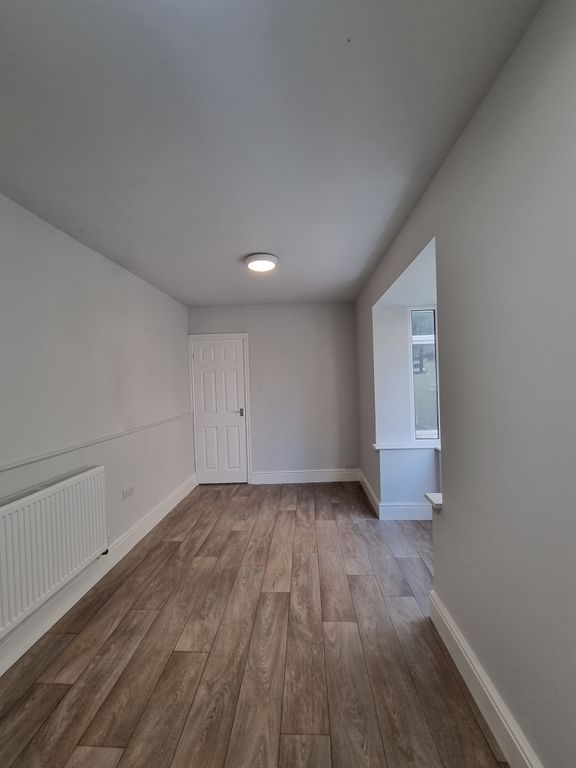 Property photo 3 of 12 Dining Room