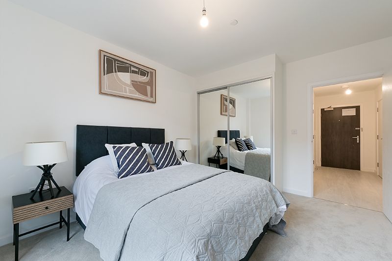 Property photo 2 of 6 Bedroom