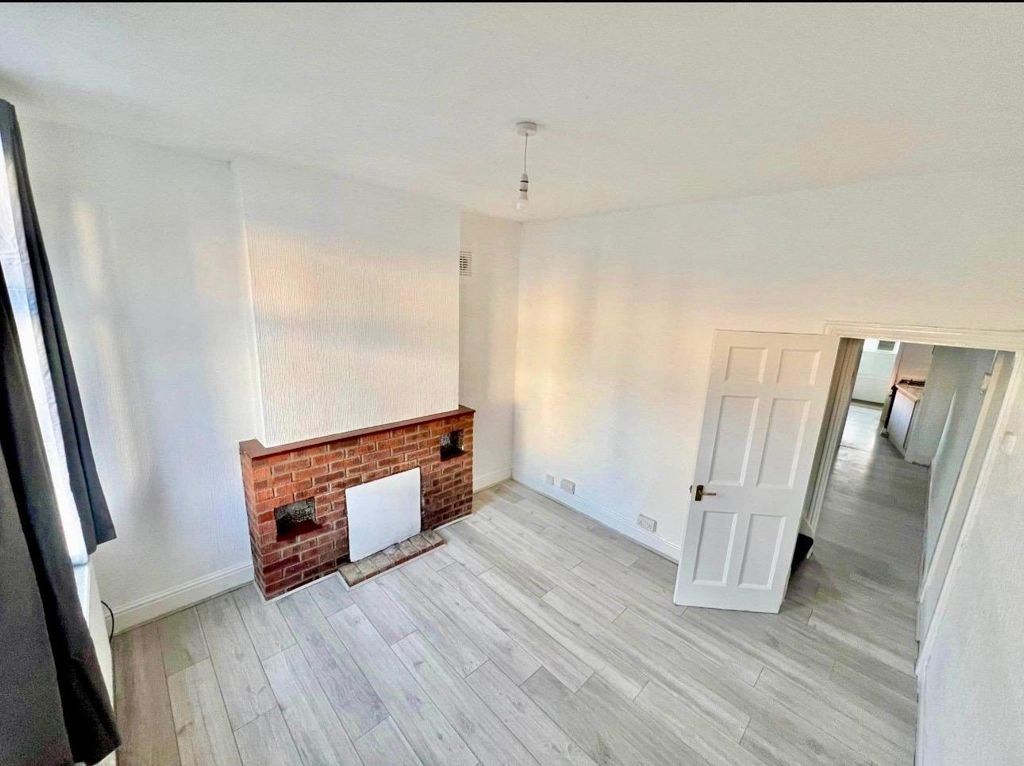 Property photo 3 of 10 Img-20251127-Wa0018.Jpg