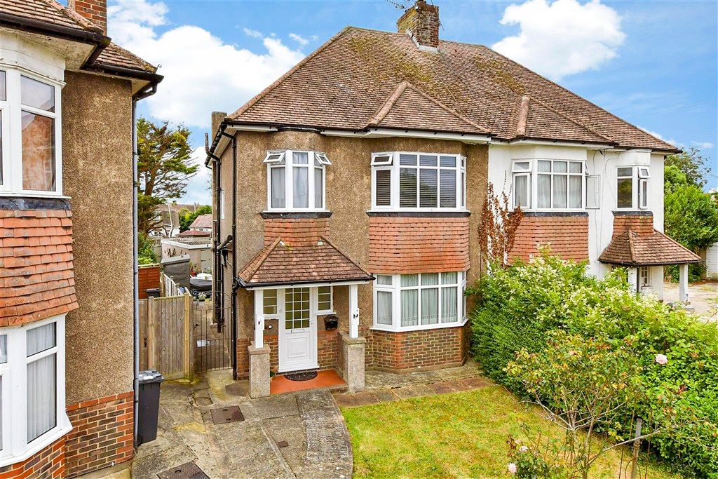 Property photo 3 of 13 External (Web) 1