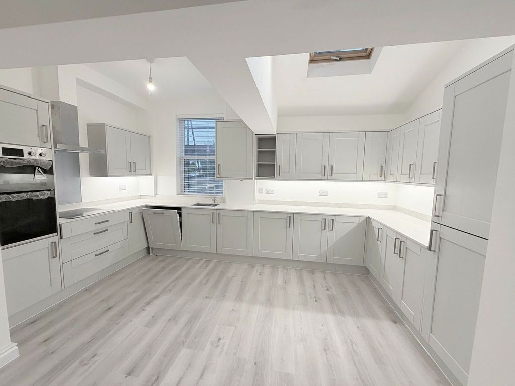 Property photo 3 of 30