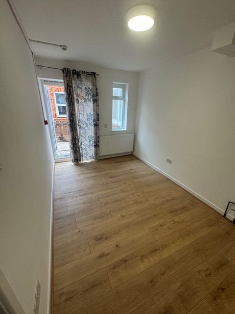 Property photo 3 of 8 Img_8955