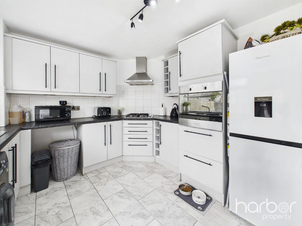 Property photo 3 of 20 4309977
