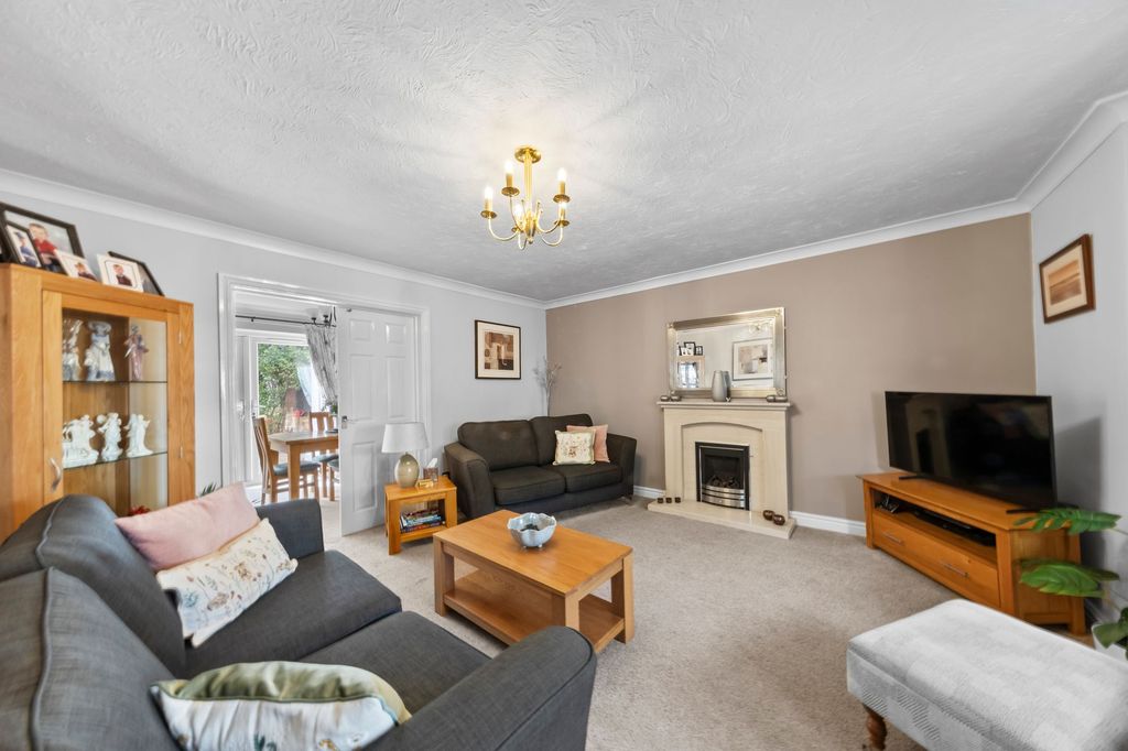 Property photo 3 of 23