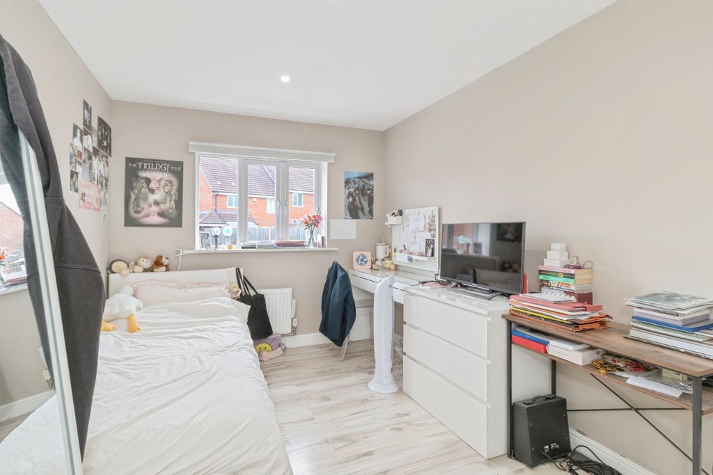 Property photo 3 of 16