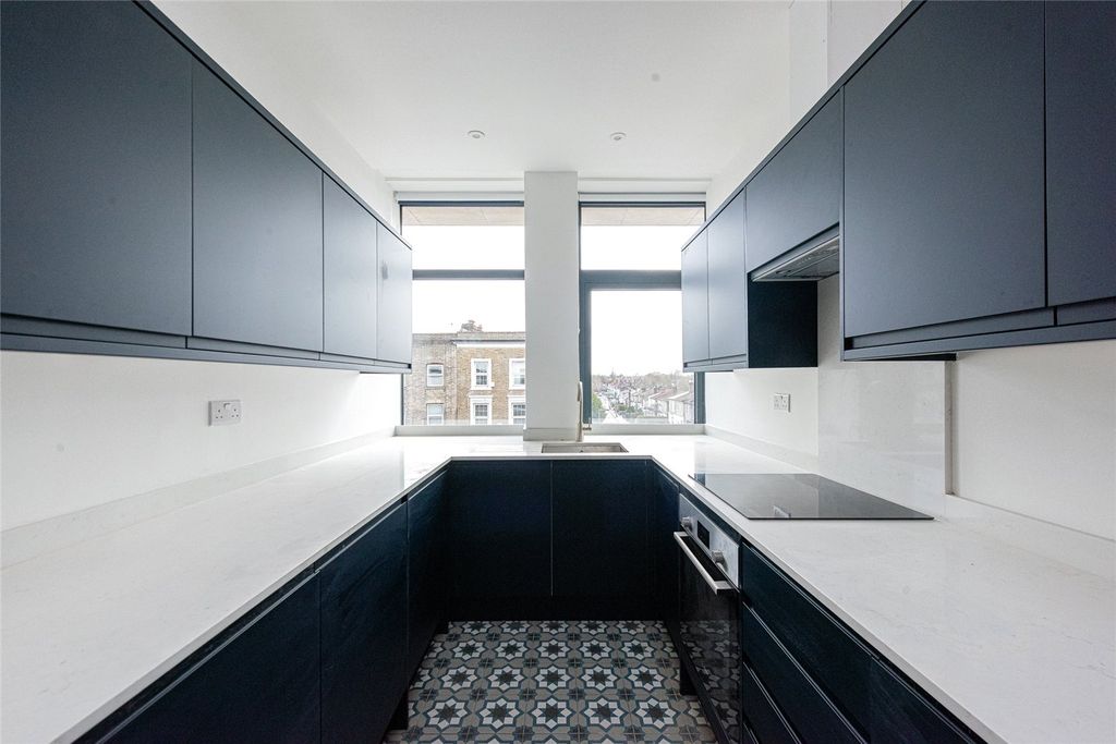 Property photo 2 of 6 Picture No. 22