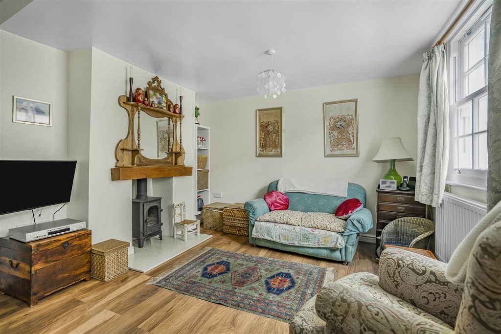 Property photo 2 of 15 5_34610.Jpg