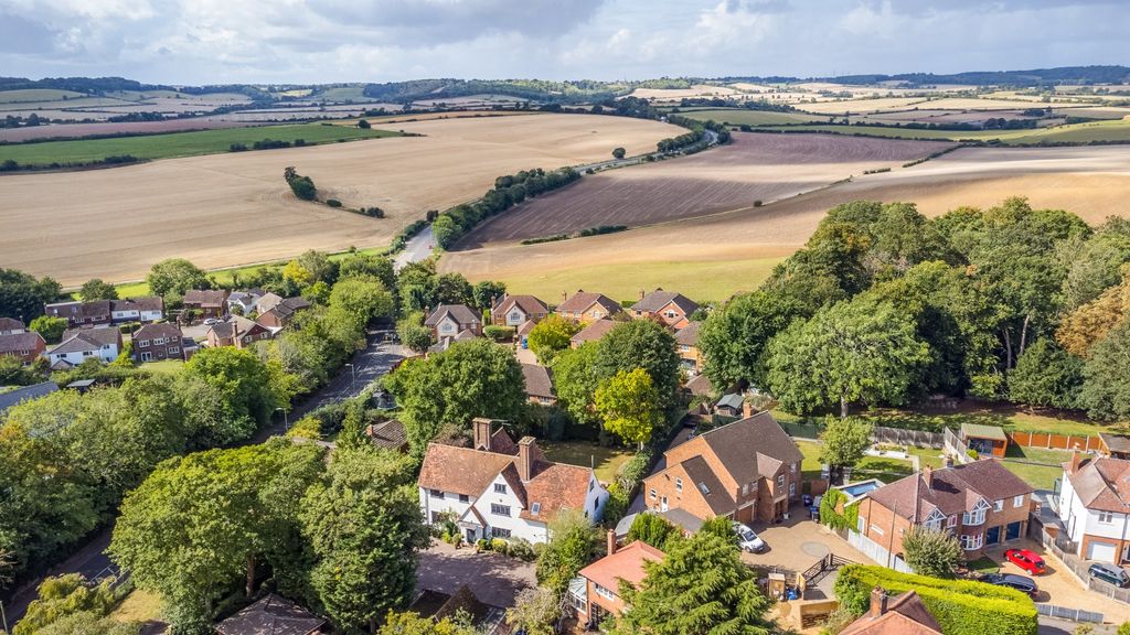 Property photo 3 of 44 4464827