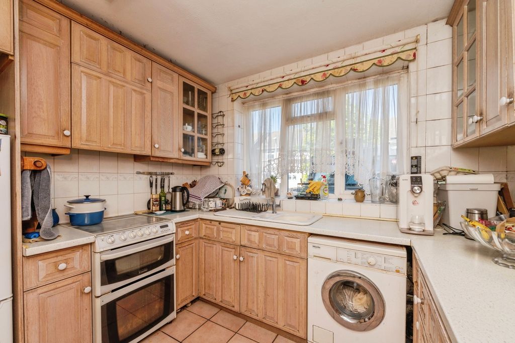 Property photo 2 of 17 Photo