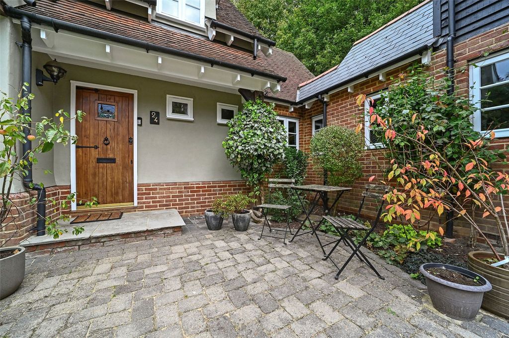 Property photo 2 of 48 Picture No. 82