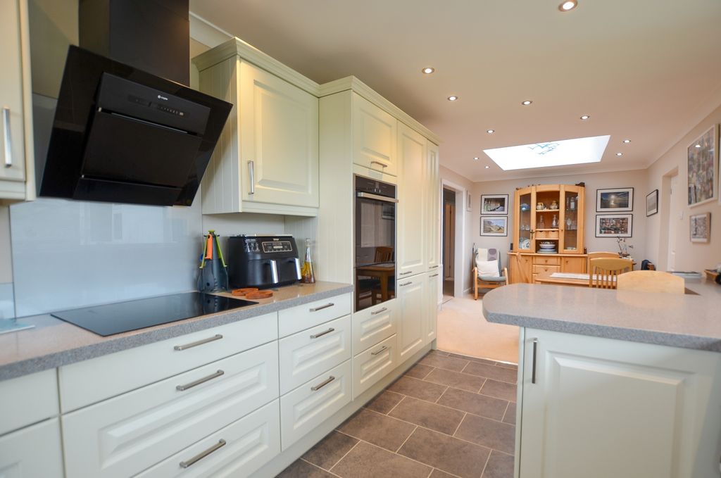 Property photo 2 of 16 To Book A Viewing Call Tps Lostwithiel On 01208 87