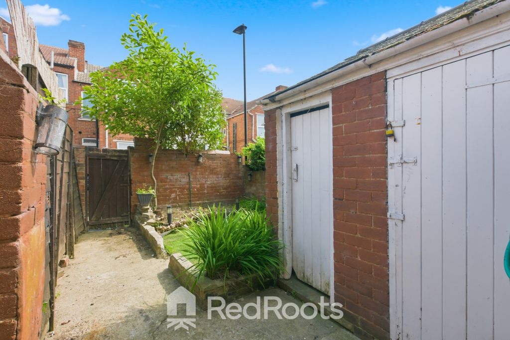 Property photo 2 of 20 5184953