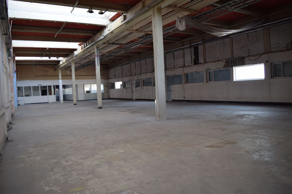 Property photo 2 of 12