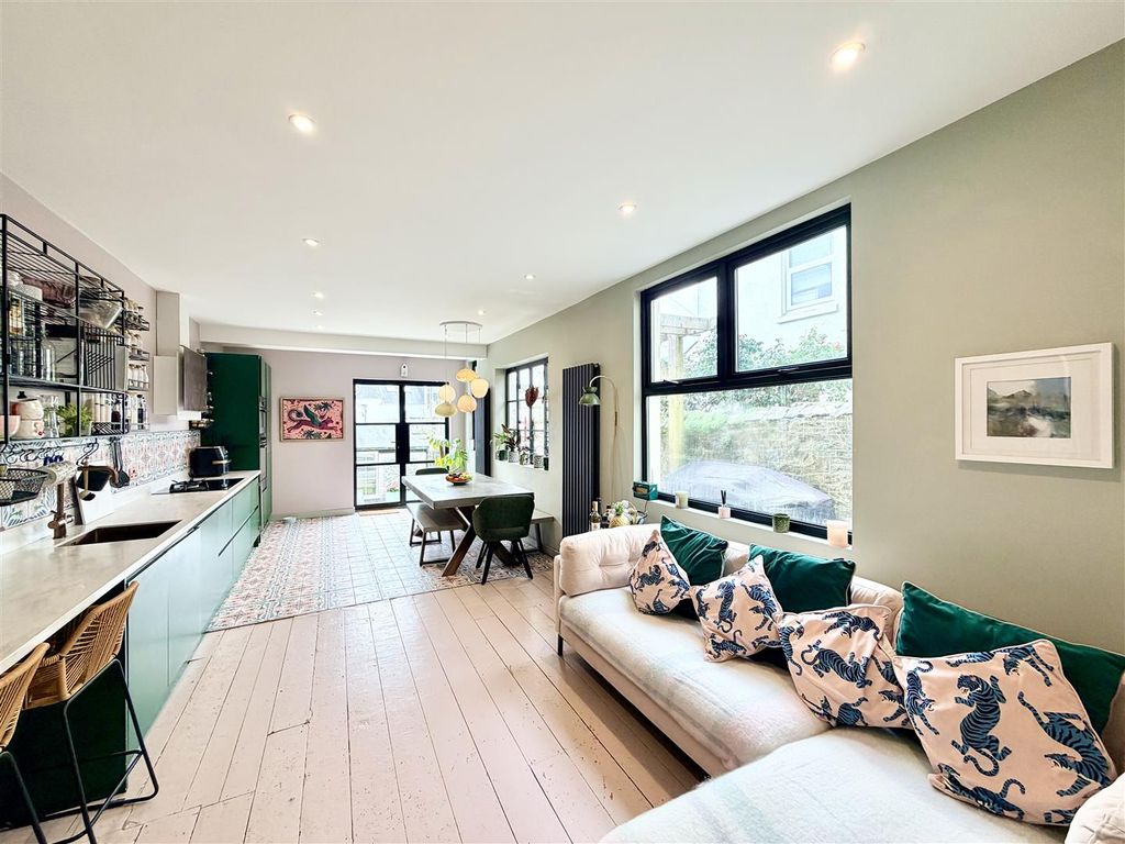 Property photo 3 of 40 Img_7404.Jpeg