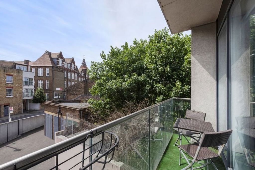 Property photo 2 of 12