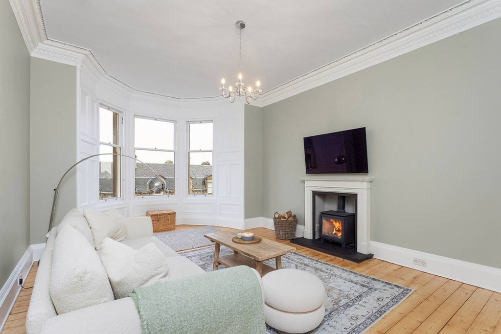 Property photo 2 of 26