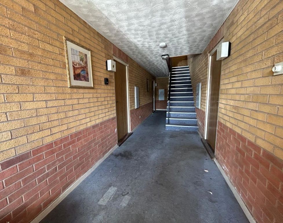 Property photo 2 of 6