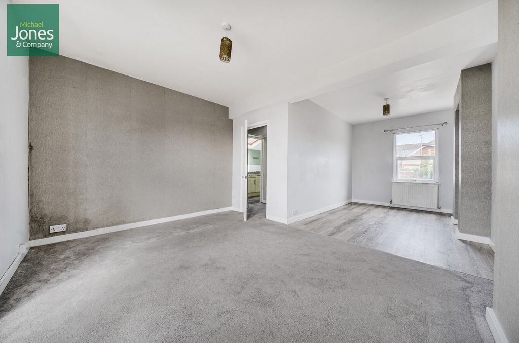 Property photo 3 of 9 Lounge/Dining Room