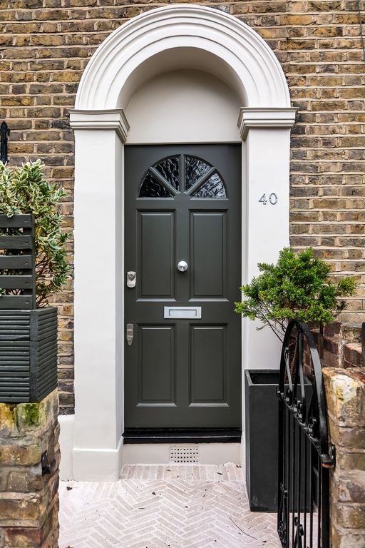 Property photo 2 of 21