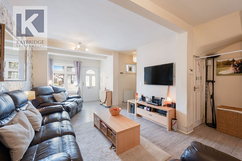 Property photo 2 of 16 Boscombe Road Kt4 8Pl