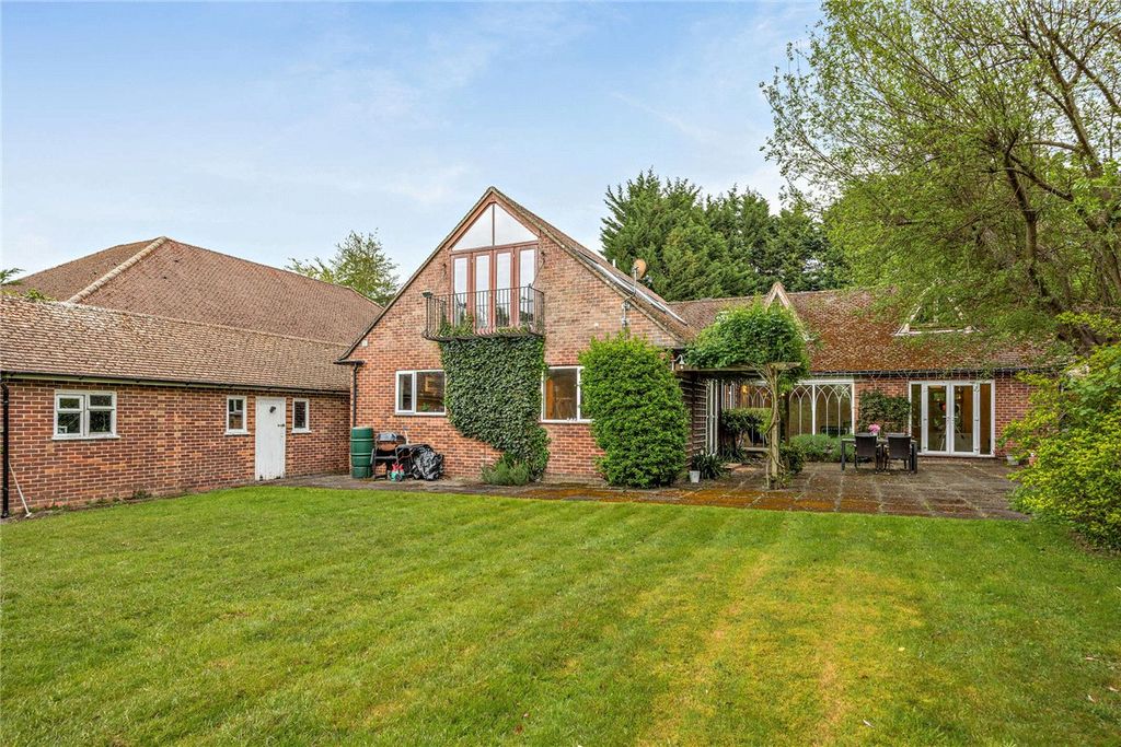 Property photo 1 of 39 Picture No. 11