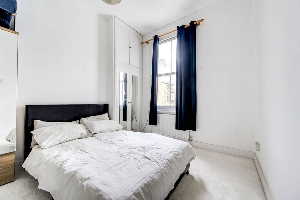 Property photo 3 of 6