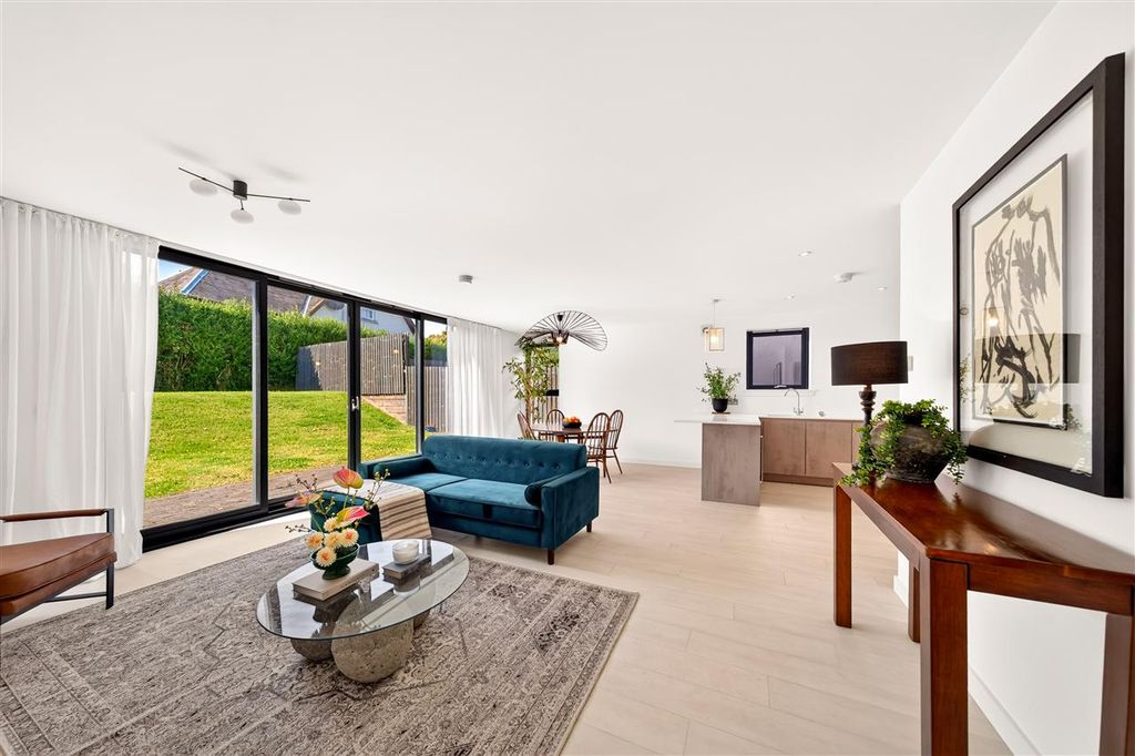 2 bed flat for saleMcglashan Gardens, Crieff PH7 photo 4