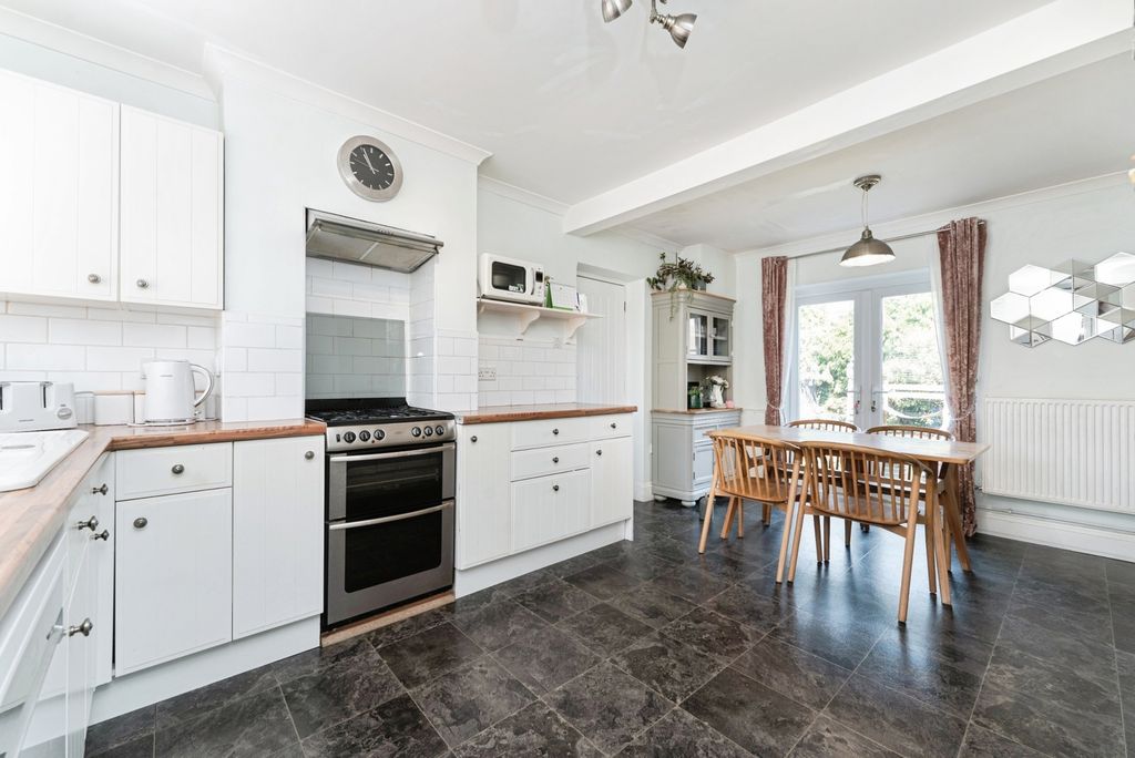 Property photo 3 of 36 Pbox-Img.Jpg