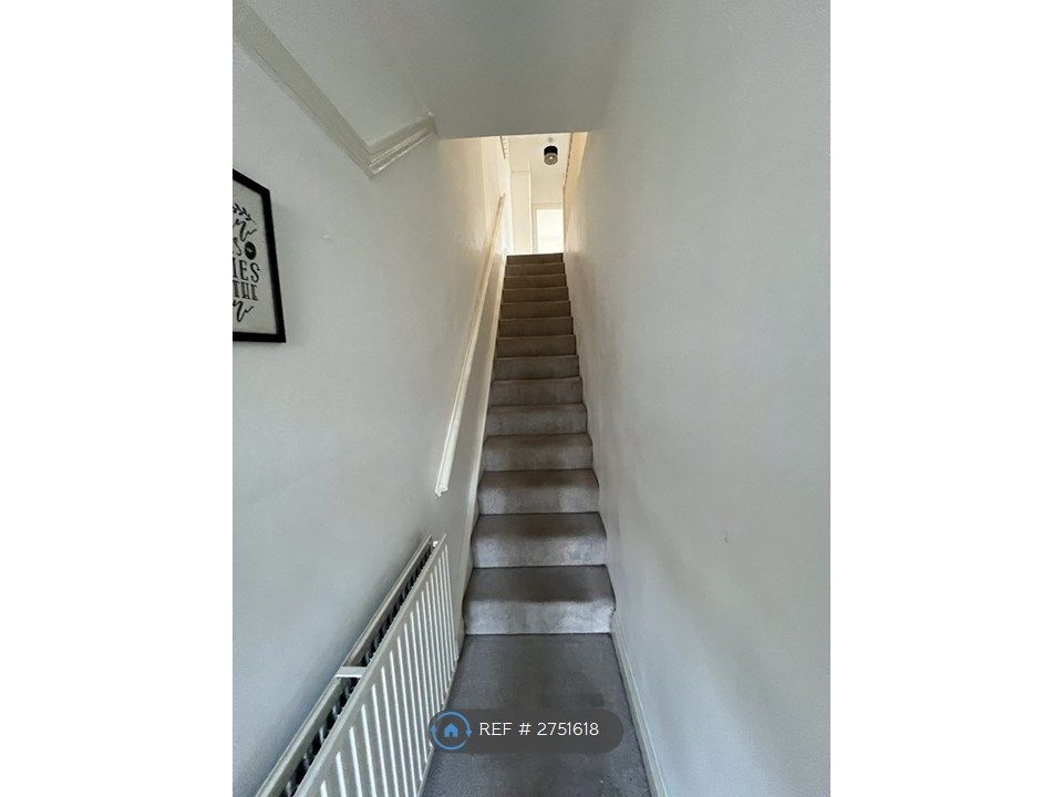 Property photo 1 of 7 Stairs