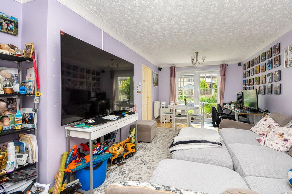 Property photo 2 of 10