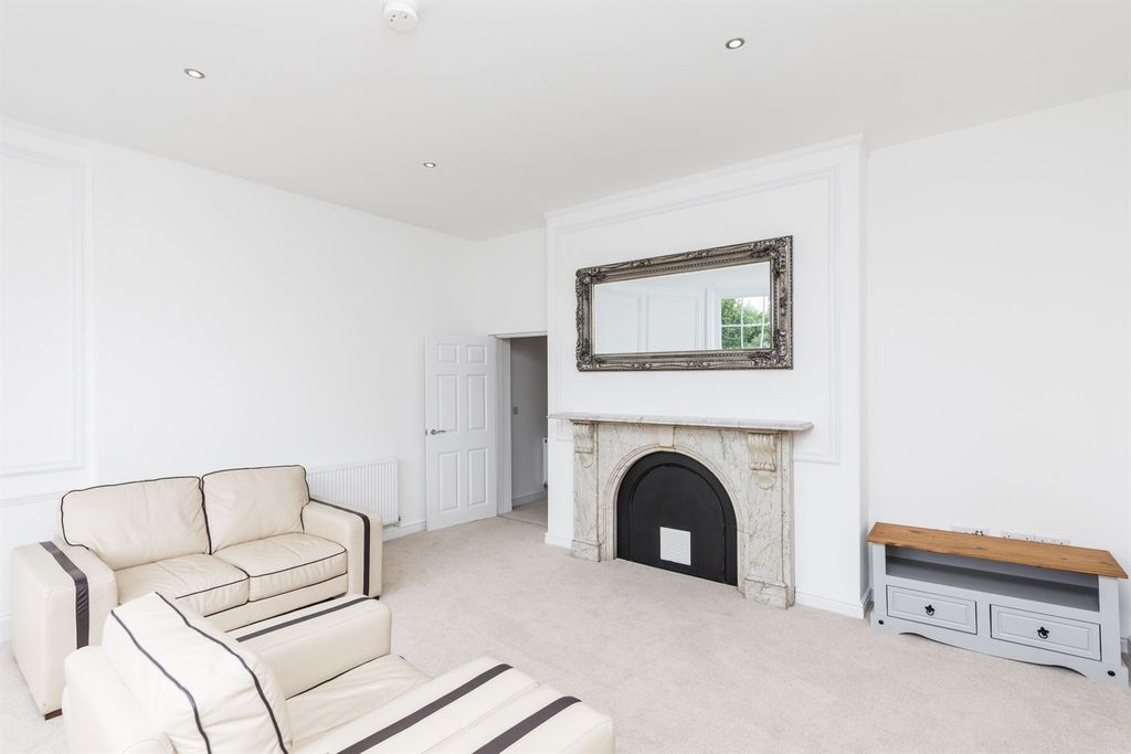 Property photo 1 of 36 (Email)