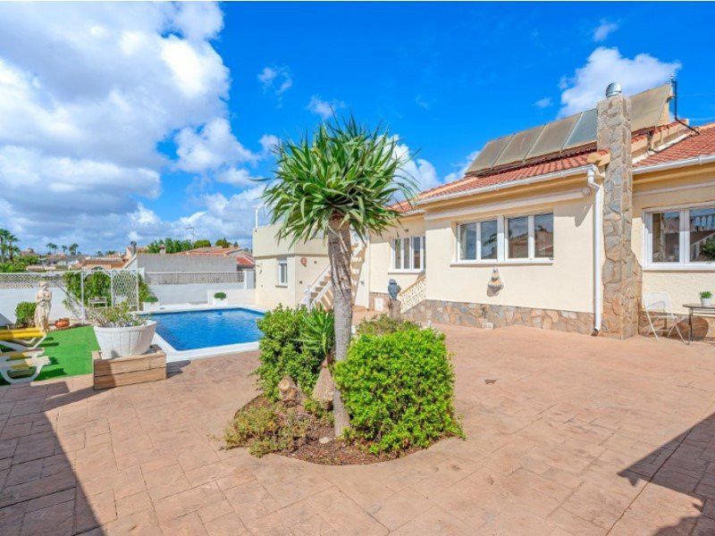 Property photo 1 of 50