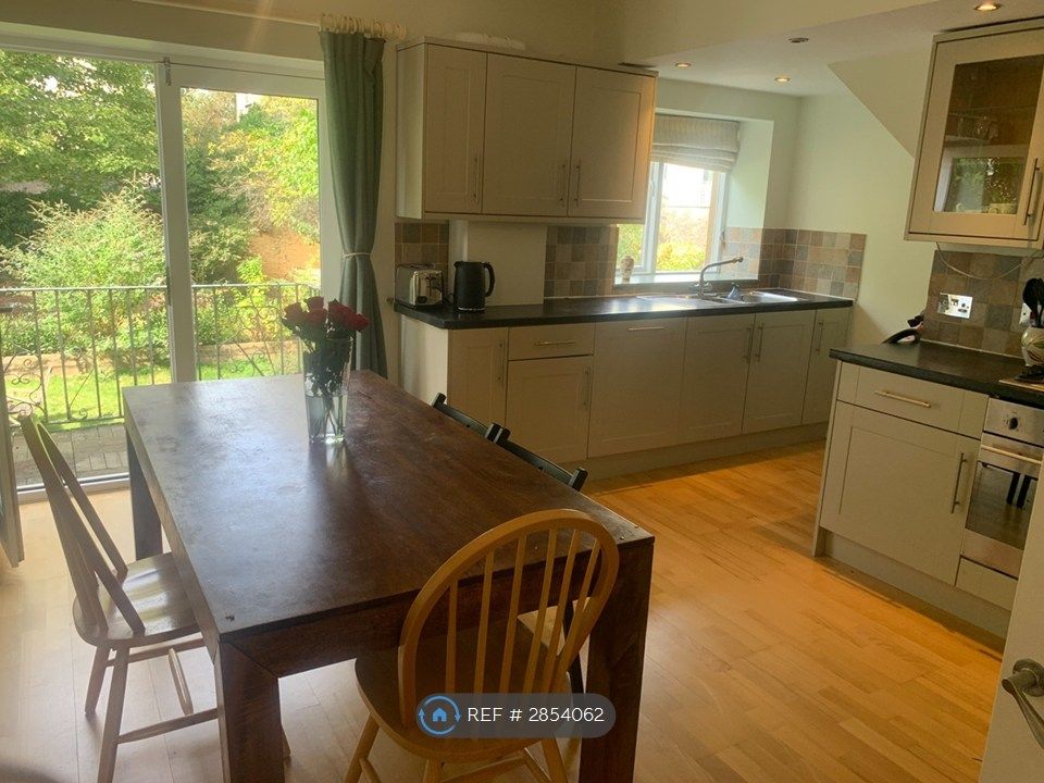 Property photo 2 of 7 Kitchen