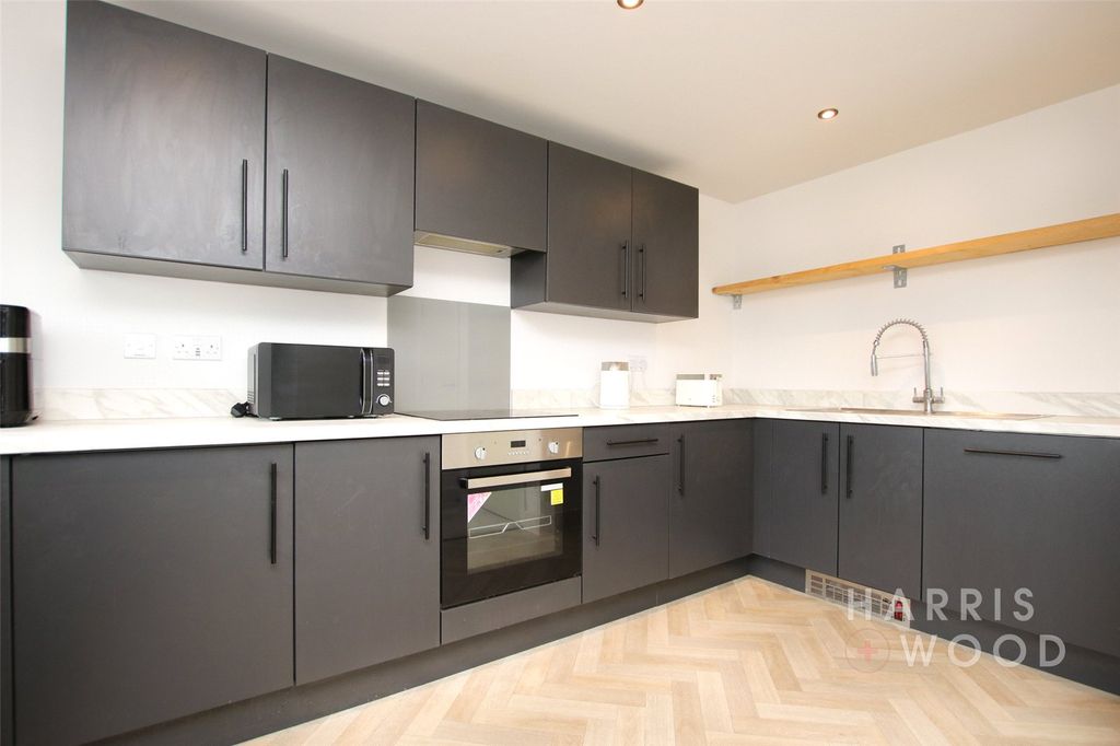 Property photo 2 of 18 Picture No. 04