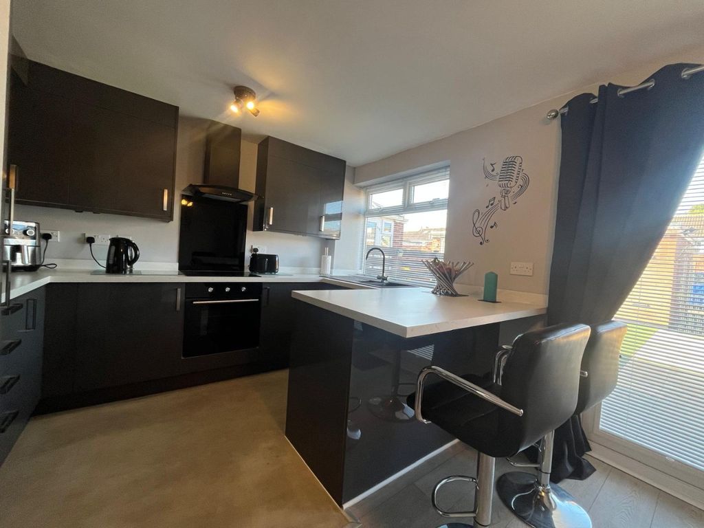 Property photo 2 of 14 4479822