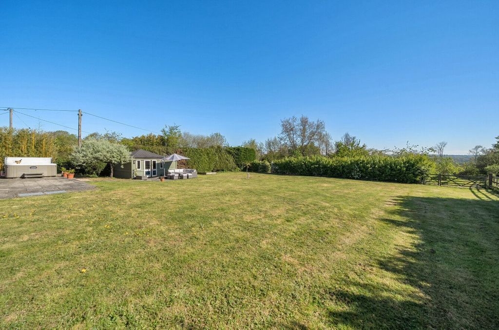 Property photo 2 of 30