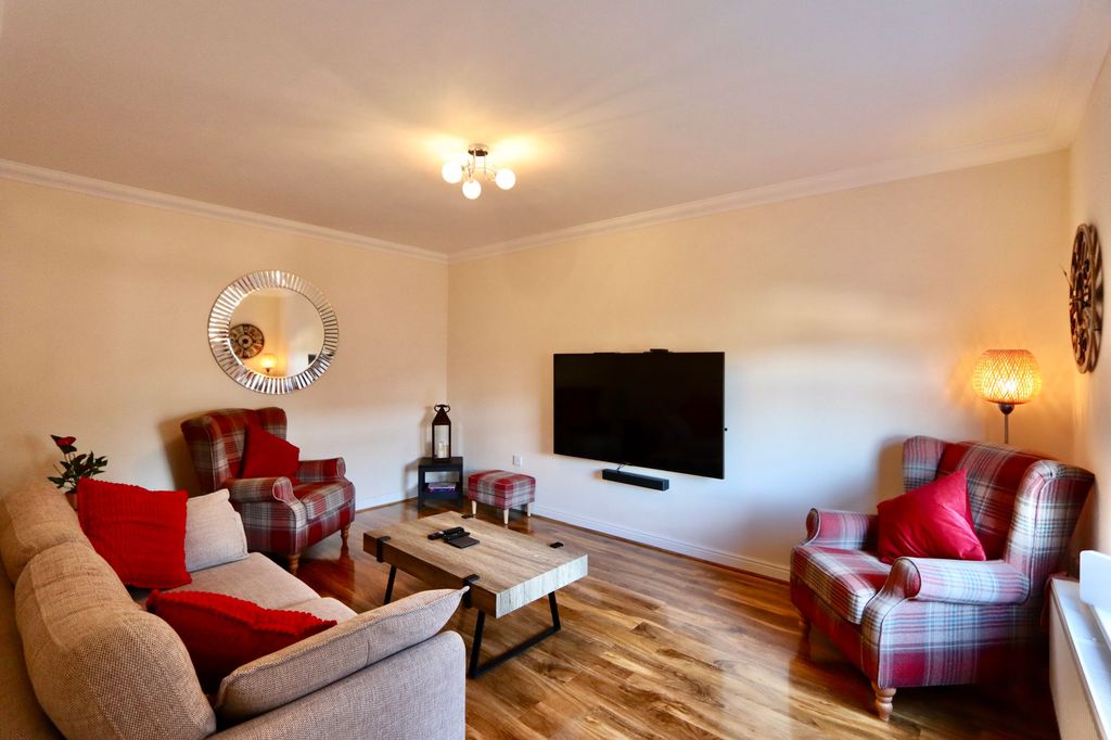 Property photo 3 of 36