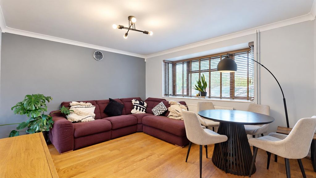 Property photo 2 of 21 6270255C-B64B-41C4-A451-4155B83957D8.Png