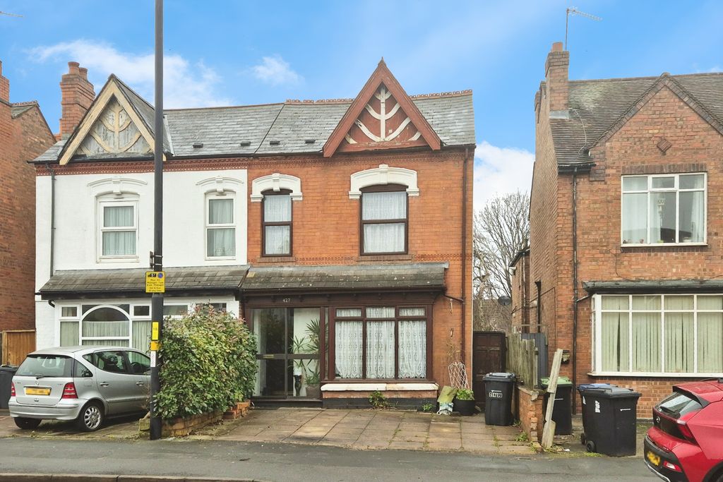 Property photo 2 of 20 Front