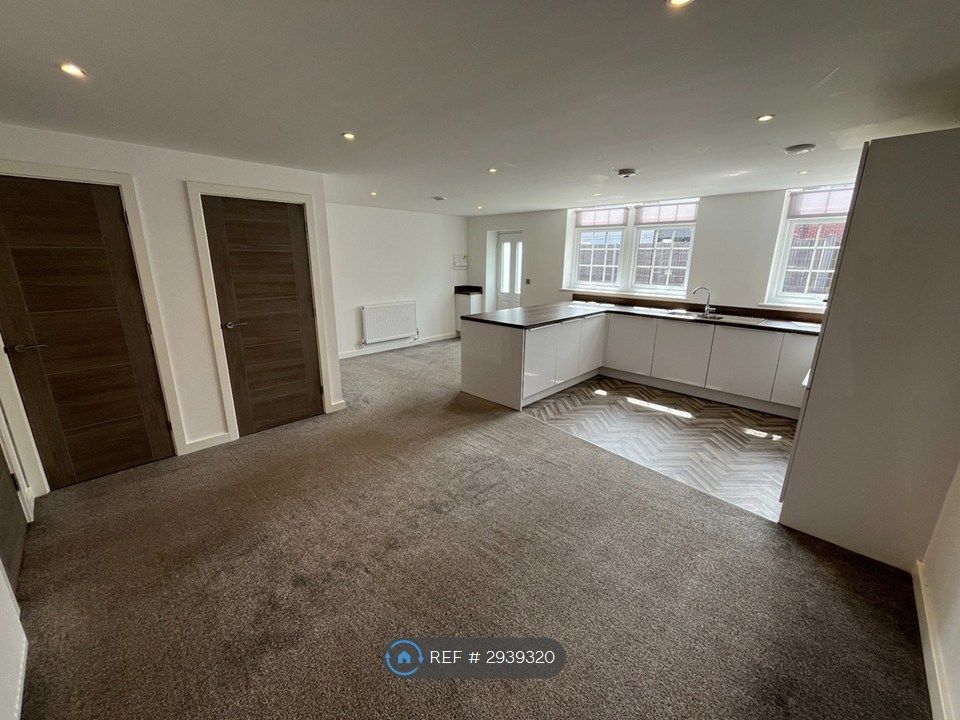 Property photo 1 of 11 Living Area