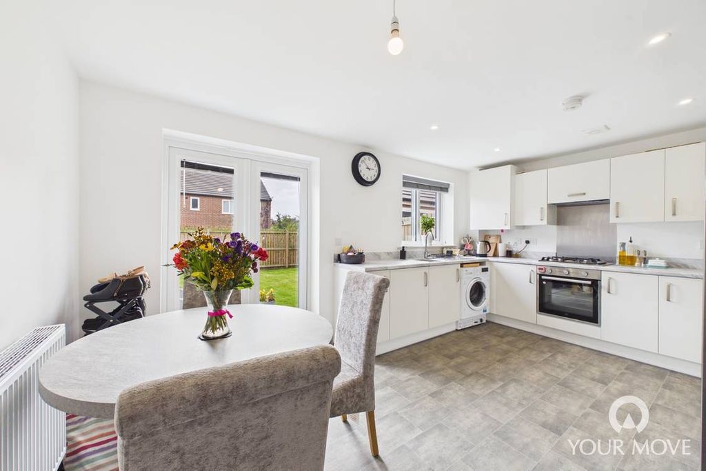 Property photo 3 of 12 Kitchen/Dining Room