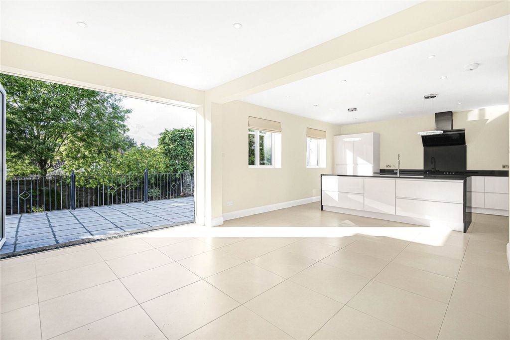 Property photo 2 of 22 Picture No. 37