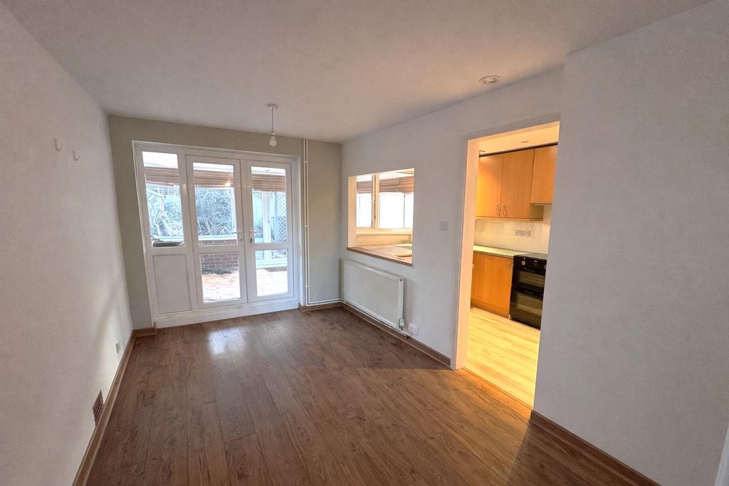 Property photo 3 of 14 6Af38008-C8E4-4335-8835-8C62D46D1Cca.Png