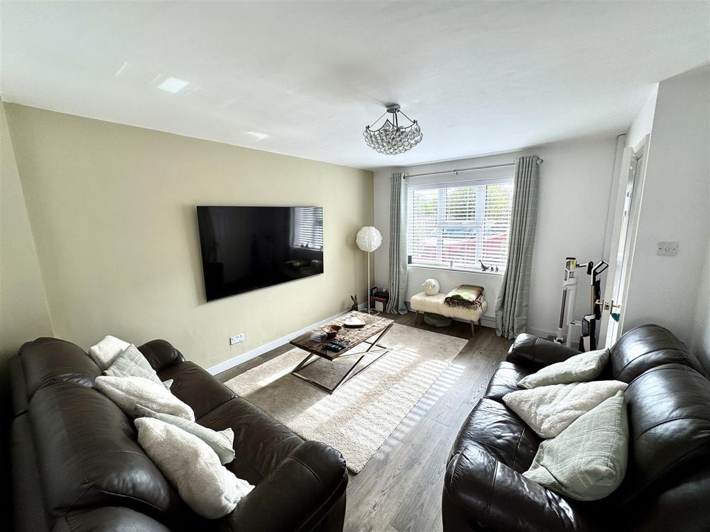 Property photo 2 of 12 Living Room