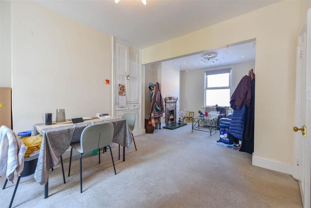Property photo 2 of 11 Lounge/Dining Room