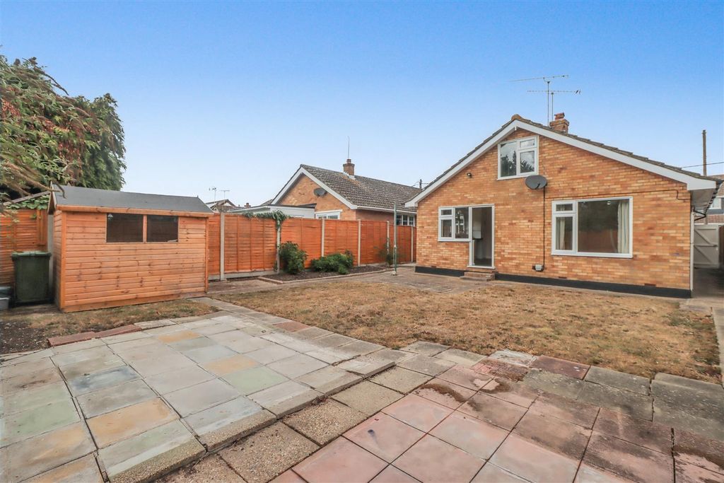 Property photo 2 of 18 9 Oakhuest Drive Outside-3.Jpg