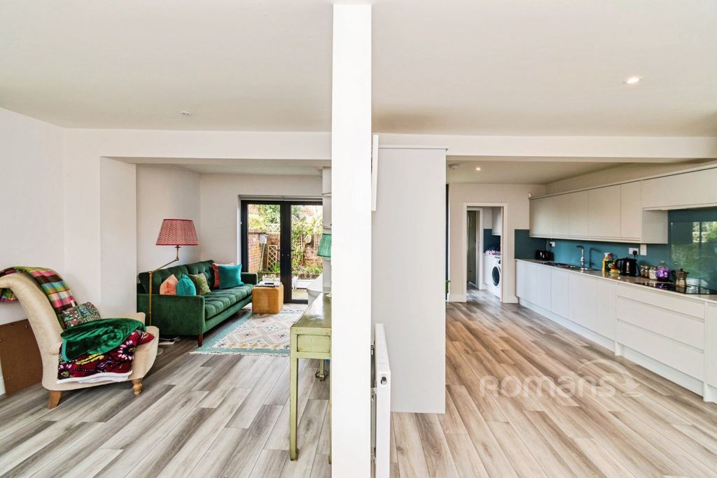 Property photo 2 of 19 Pbox-Img.Jpg